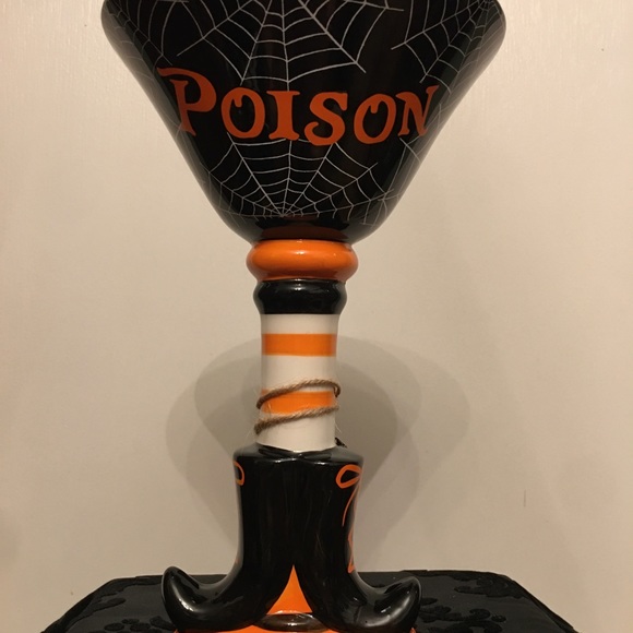 Halloween Table Decor - Picture 8 of 9